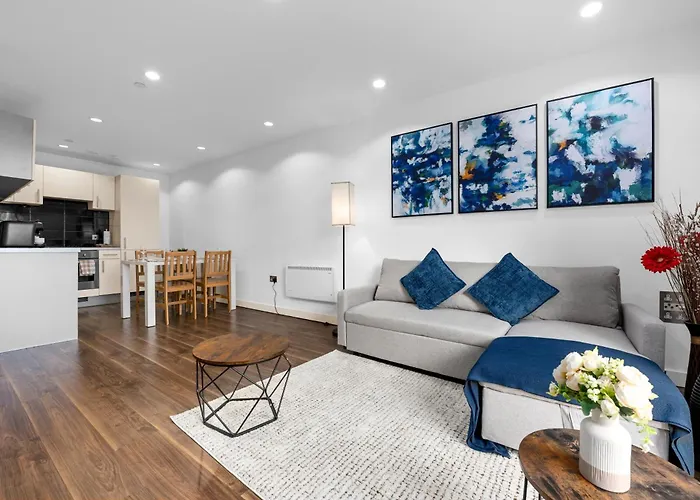 Panoramic Views Elegant 2br, 2 Min To Metro Apartament Manchester