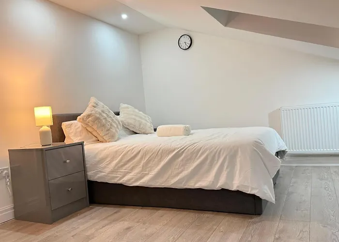 Britlodge Living Apartment