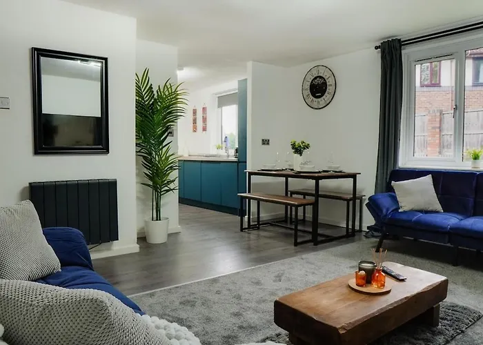 아파트 Modern 2-Bedroom Flat, Near City Centre, Ideal For Families & Groups