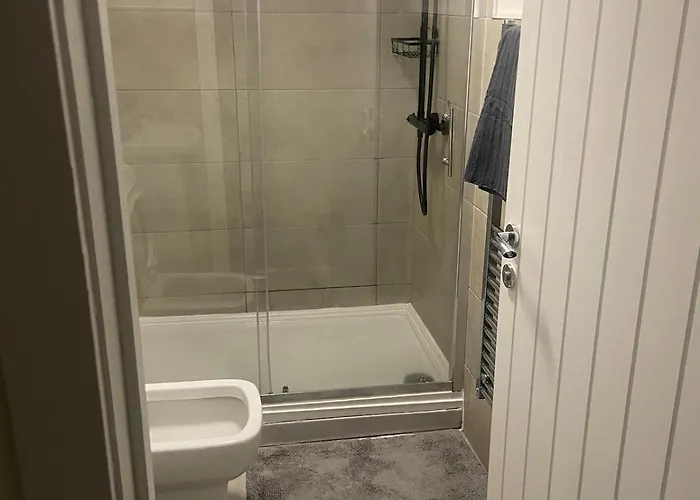 2 Bedrooms Next To Arndale Shopping Apartamento