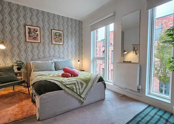 Modern 4Br Townhouse - Rooftop - Hot Tub *