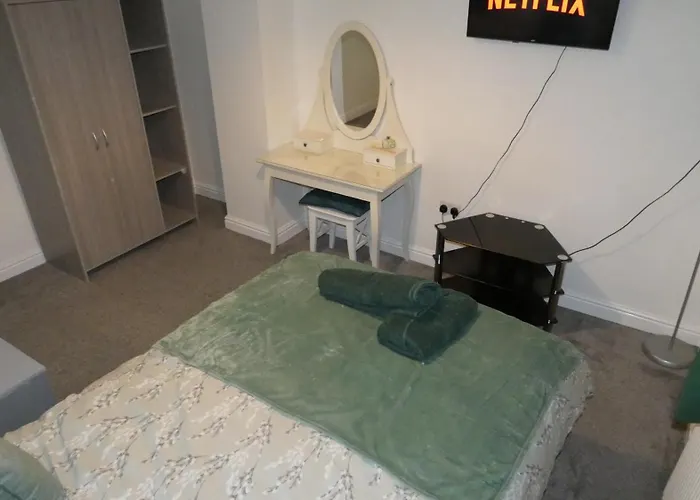 Spacious 4 Bed Maisonette Close To Salford Quays And With Smart Tvs And Netflix Perfect For Families And Contractors Mánchester