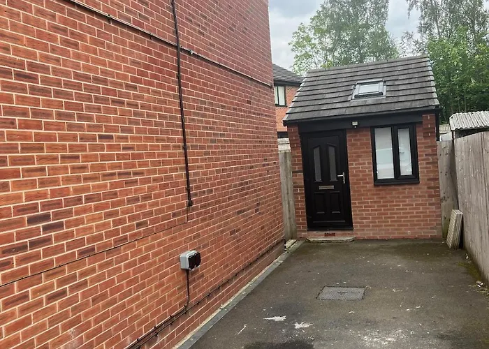 Cosy - 15 Mins Drive To * مانشستر