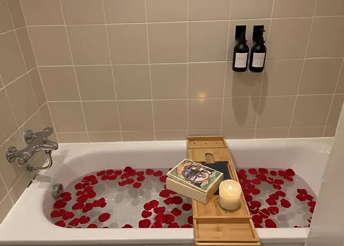 Apartmán Panoramic Views Elegant 2br, 2 Min To Metro *