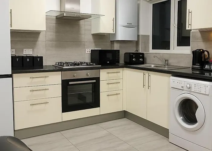 Bright 4br Pets Ok Driveway Sleeps 9 Mánchester