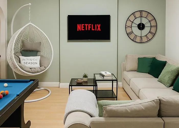 Apartment Serene 4br Retreat Near Airport & Free Parking Sleeps 9