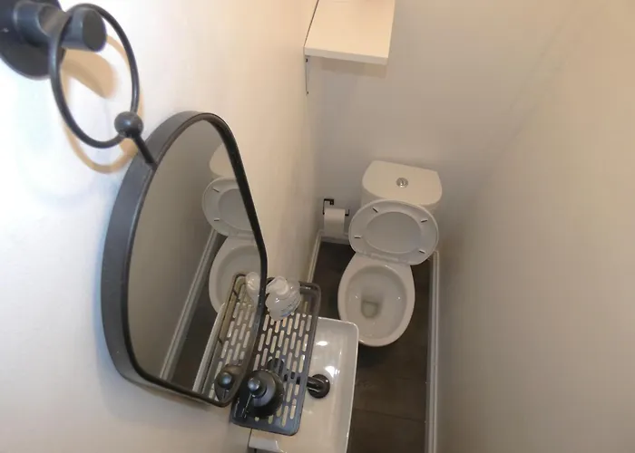 Spacious 4 Bed Maisonette Close To Salford Quays And With Smart Tvs And Netflix Perfect For Families And Contractors 아파트