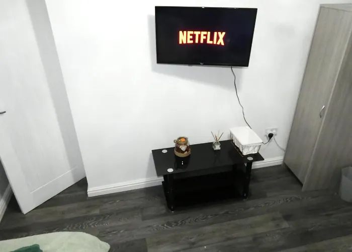 Spacious 4 Bed Maisonette Close To Salford Quays And With Smart Tvs And Netflix Perfect For Families And Contractors * Mánchester