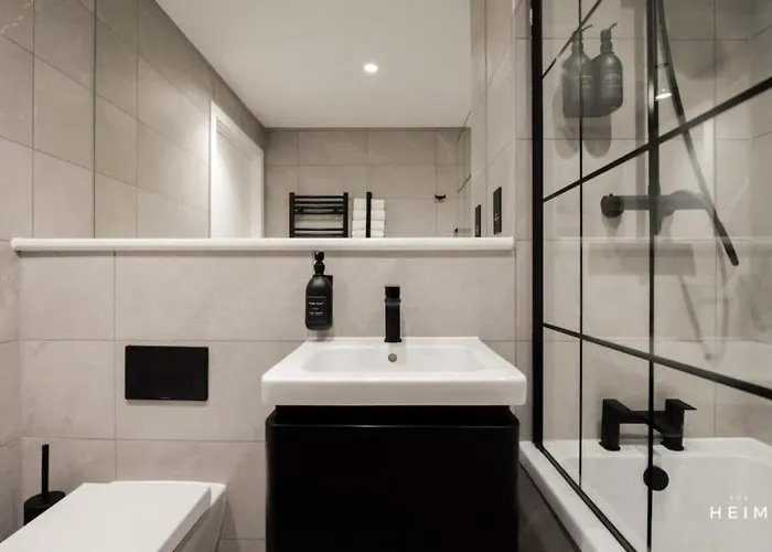 Urbano At The Heim Daire *