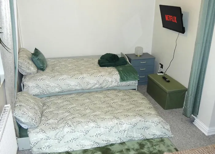 Spacious 4 Bed Maisonette Close To Salford Quays And With Smart Tvs And Netflix Perfect For Families And Contractors Mánchester