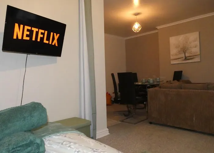 Spacious 4 Bed Maisonette Close To Salford Quays And With Smart Tvs And Netflix Perfect For Families And Contractors Apartamento Mánchester