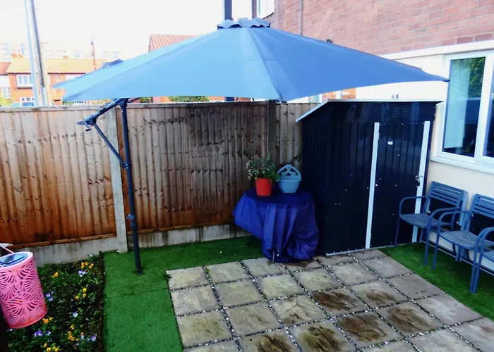 Spacious 4 Bed Maisonette Close To Salford Quays And With Smart Tvs And Netflix Perfect For Families And Contractors Appartement *