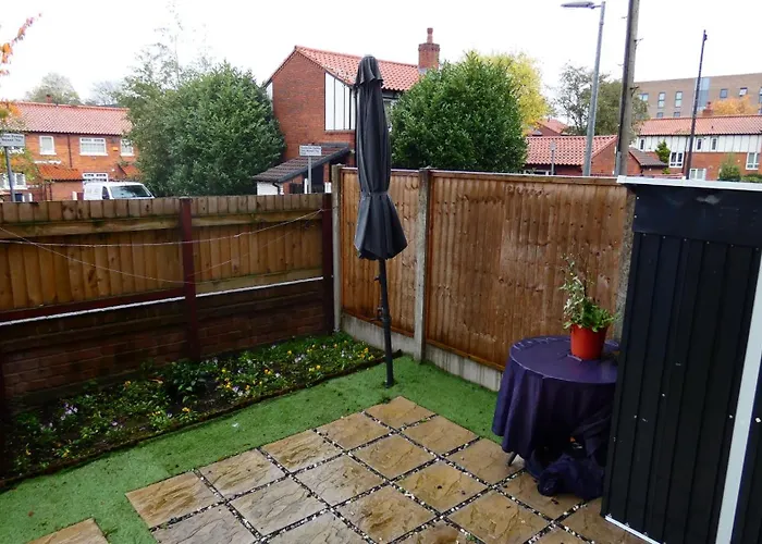 Spacious 4 Bed Maisonette Close To Salford Quays And With Smart Tvs And Netflix Perfect For Families And Contractors Apartamento Mánchester