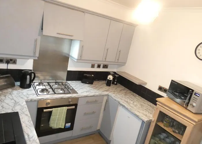 Spacious 4 Bed Maisonette Close To Salford Quays And With Smart Tvs And Netflix Perfect For Families And Contractors Mánchester