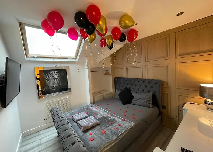 Hendham House - Near Etihad Stadium, Coop Live Arena, Ao Arena, Piccadilly Train Station & Centre