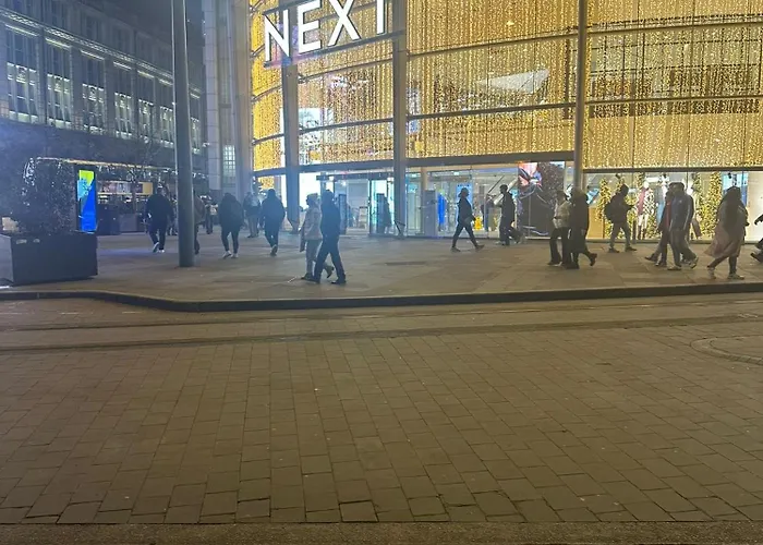 Hendham House - Near Etihad Stadium, Coop Live Arena, Ao Arena, Piccadilly Train Station & Centre Pensjonat 2*