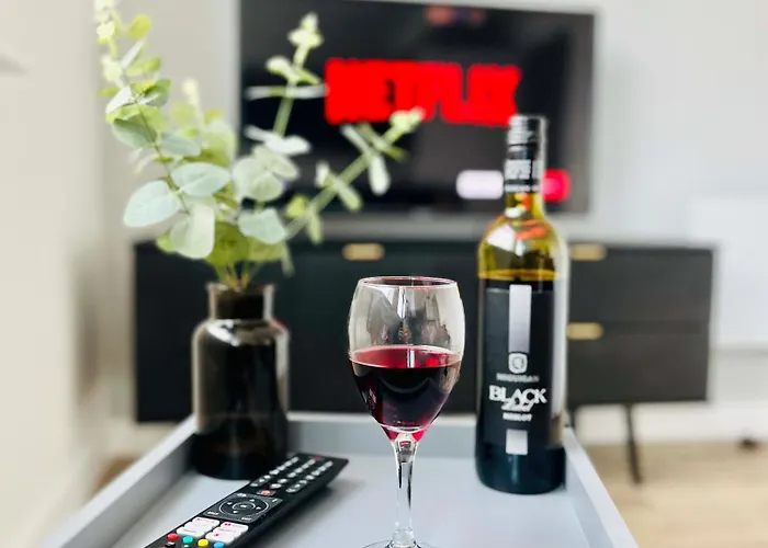 Fantastic One Bedroom Near Old Trafford Stadium דירה מנצ'סטר