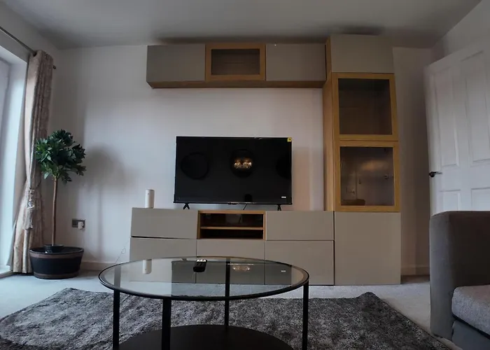 Stylish In Vibrant Salford, Manchester! *