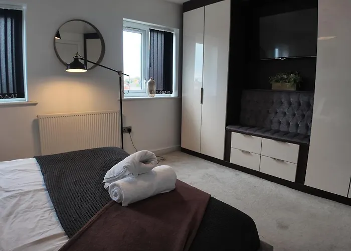 Stylish In Vibrant Salford, Manchester! *