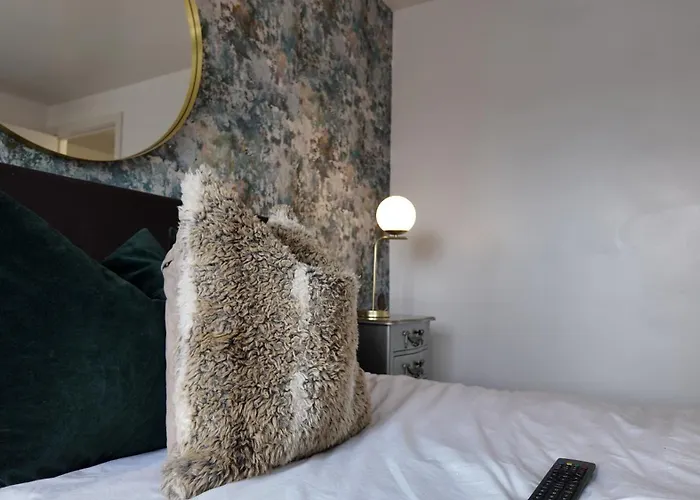 Stylish In Vibrant Salford, Manchester! * Manchester