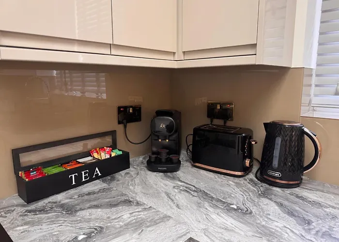 Luxury 6 Bed Near Centre With Cinema & Games 5 Bathrooms * Manchester