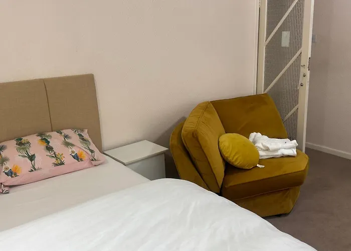 Komegloba Exquisite مانشستر