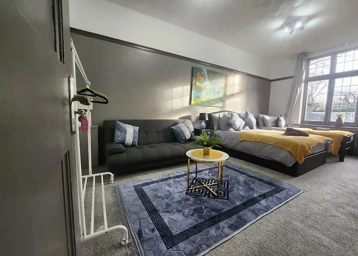 Luxury Free Wifi Old Trafford Homestay szállás *