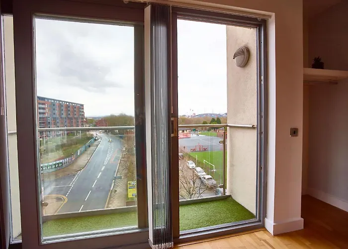 The Rose Quartz * Manchester