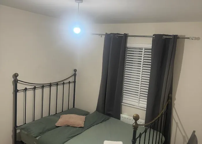 Large Cozy In Bute House 홈스테이 맨체스터