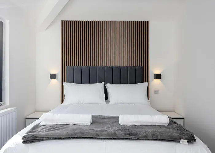 Modern 5-bed Ev Centre 10 Min 펜션 맨체스터