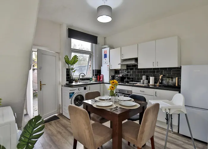 펜션 Athol House, Near Old Trafford, Free Parking 맨체스터