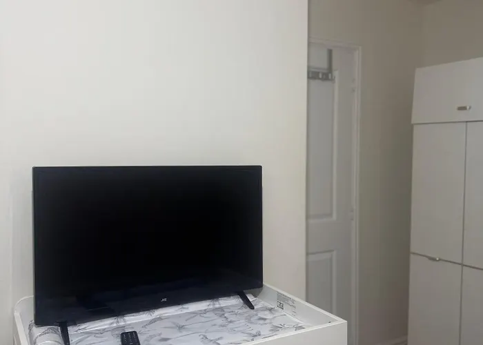 Large Cozy In Bute House 홈스테이 맨체스터