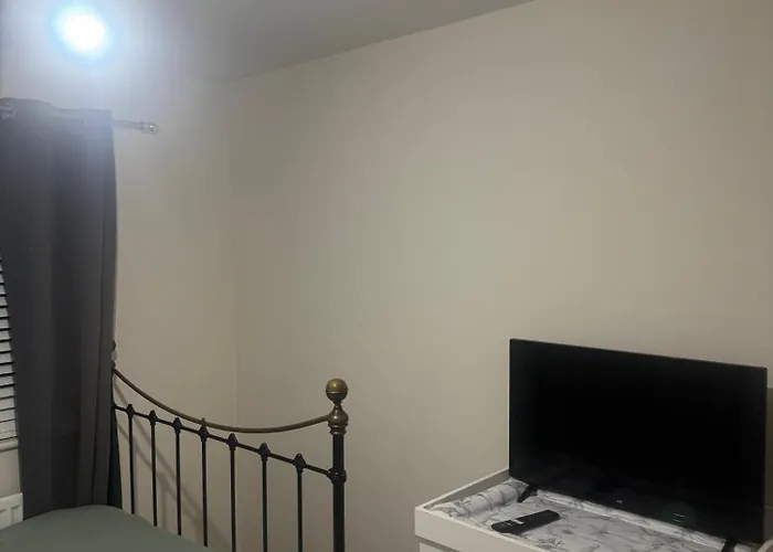 Large Cozy In Bute House Habitación en casa particular Mánchester