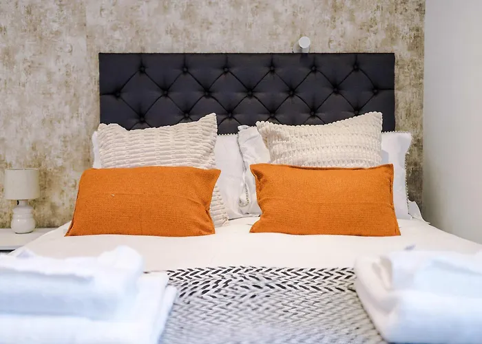 Tatil Evi 3 Bed House - Free Parking - Free Wifi Manchester