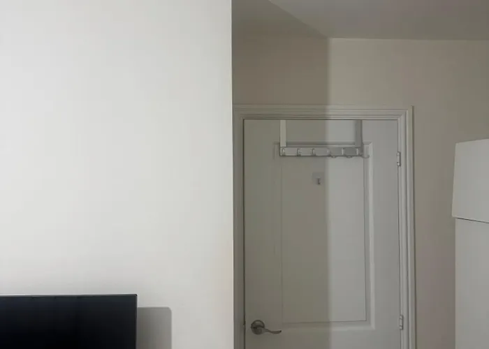 Large Cozy In Bute House * 맨체스터