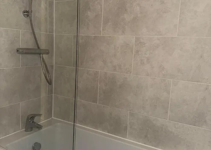 Large Cozy In Bute House Mánchester