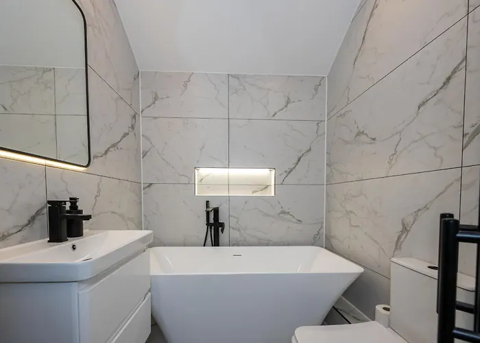 Modern 5-bed Ev Centre 10 Min * 맨체스터