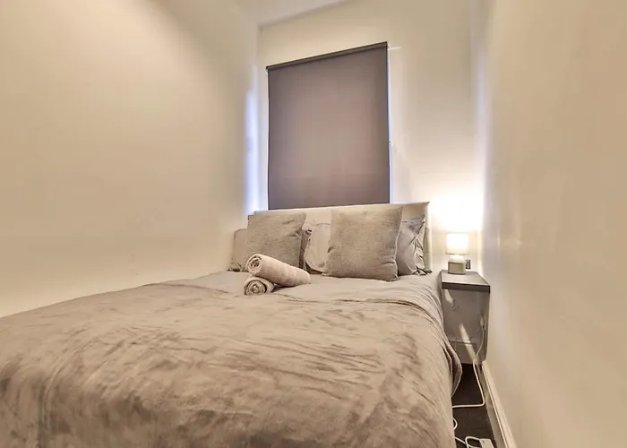 Feriehus Athol House, Near Old Trafford, Free Parking