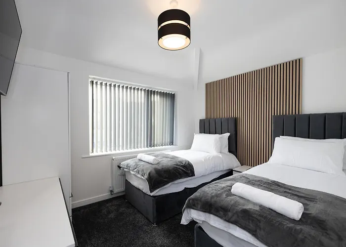 Modern 5-bed Ev Centre 10 Min 펜션 맨체스터