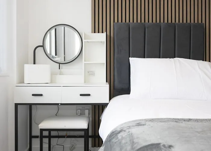 펜션 Modern 5-bed Ev Centre 10 Min