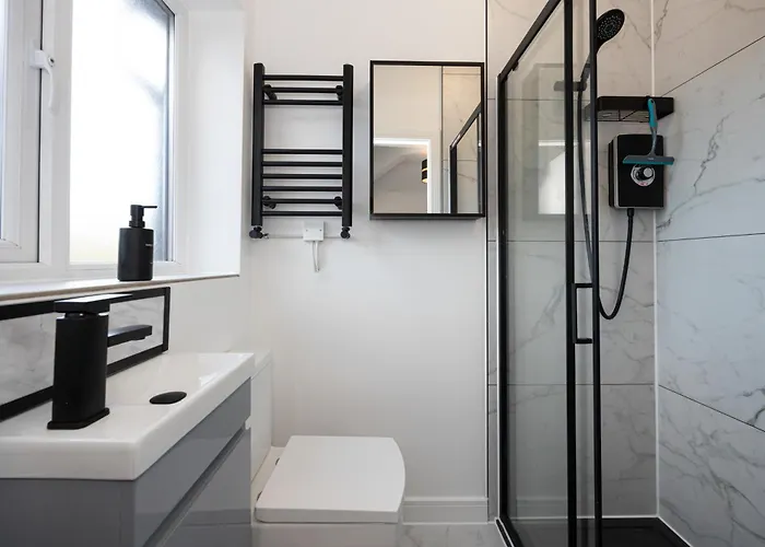 Modern 5-bed Ev Centre 10 Min