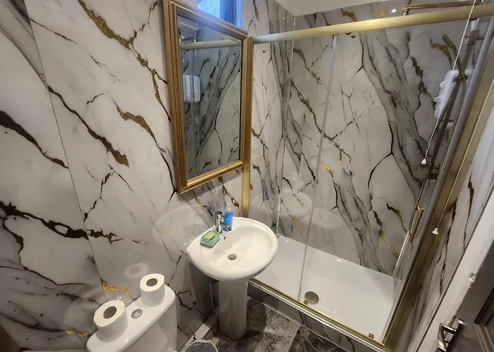 Сasa de vacaciones Charming Tudor White House Free Wifi *