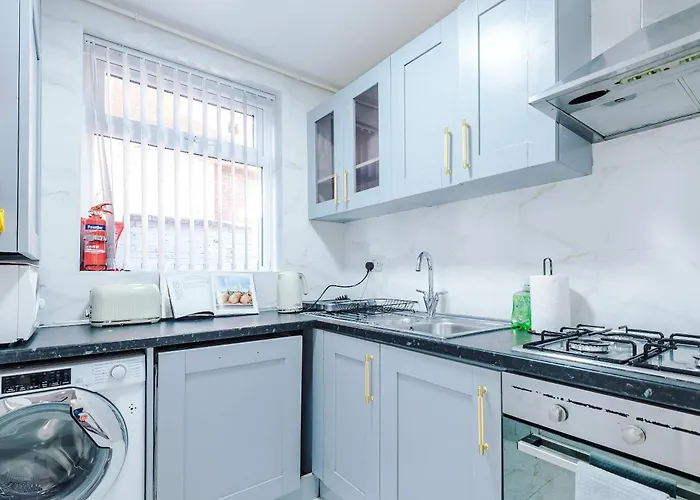 3 Bed House - Free Parking - Free Wifi Dom wakacyjny *