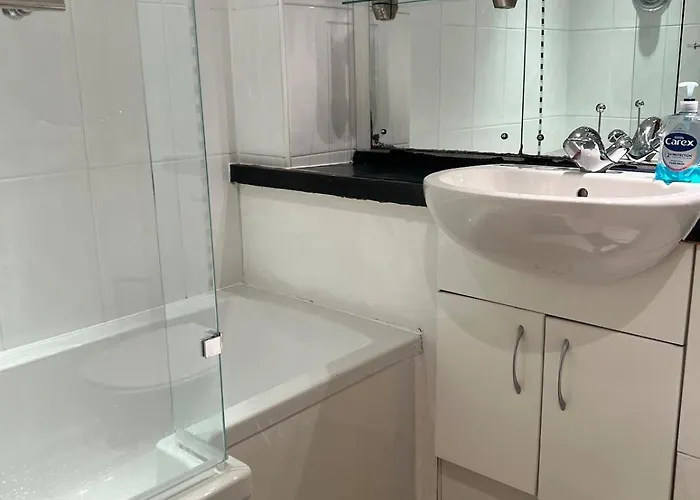 Premium 2br In Centre - Prime Location *