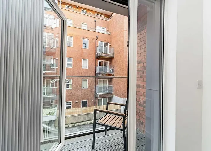 Convenient 2 Bedroom *