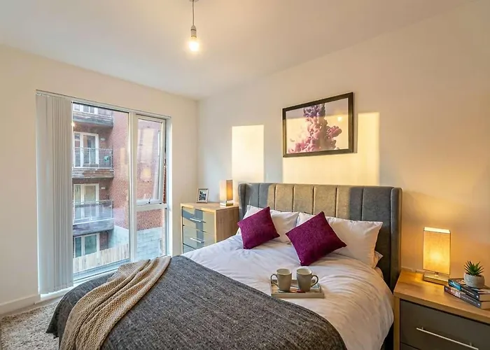 Convenient 2 Bedroom * 맨체스터