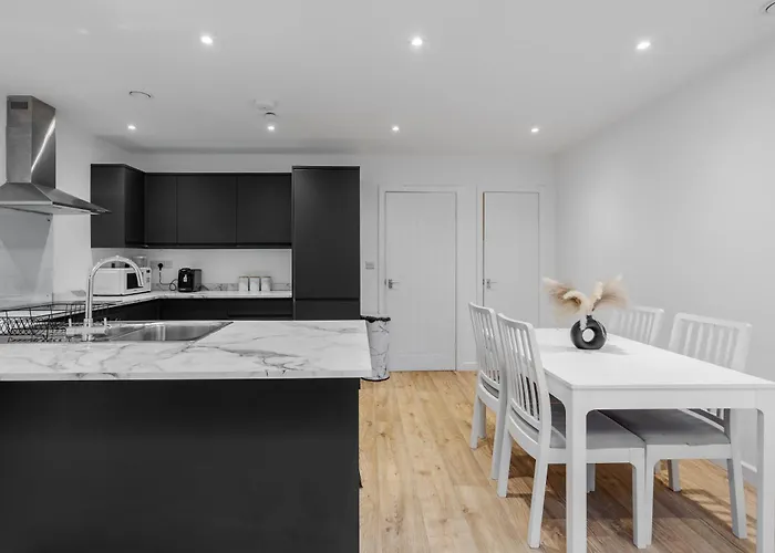 The Ideal Urban 4br - Coop - Etihad - Parking - Ev Manchester