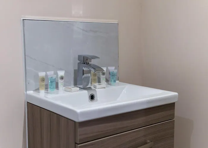 Spacious Salford Quays Apartment, Prime Location * 맨체스터