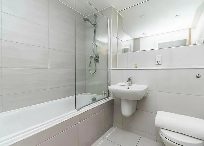 Convenient 2 Bedroom *