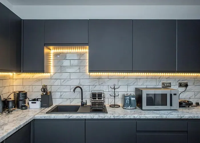 *superb Location* 20th Floor Daire